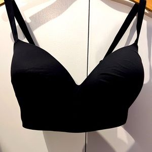 Soma Embliss Wireless Bra size 36 DD. Excellent condition,minimal wear